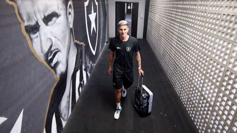 Del Piage deixa o Botafogo e é mais um alvinegro a ir para o RWD Molenbeek