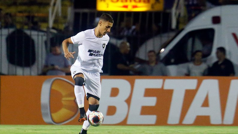 Philipe Sampaio recebe sondagens de Cruzeiro, São Paulo e mais dois clubes, mas Botafogo rechaça saída