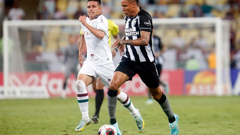 Botafogo deve ter reservas contra o Nova Iguaçu, e Carlos Alberto pode ser a principal novidade