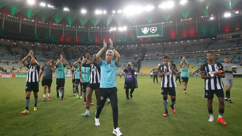 Jogadores do Botafogo elogiam Luís Castro: ‘Tem muito conhecimento e muita vivência’