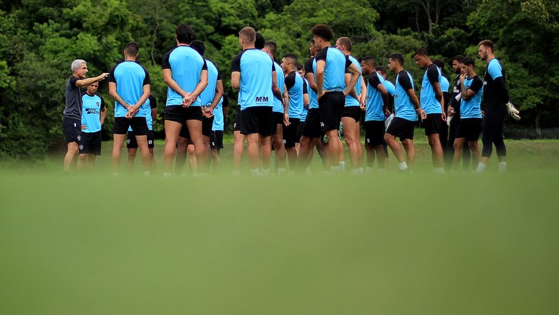 Botafogo divulga relacionados para encarar o Bangu, ainda sem Lucas Fernandes