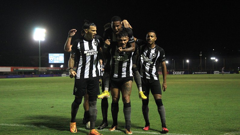 Líder, Botafogo fecha oitava rodada do Carioca com 98,3% de chances de chegar às semifinais