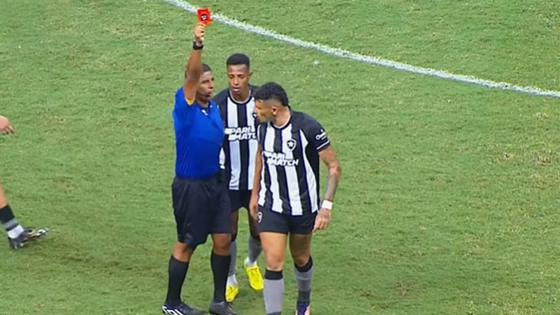 Tiquinho Soares leva cartão vermelho em Botafogo x Flamengo | Campeonato Carioca 2023