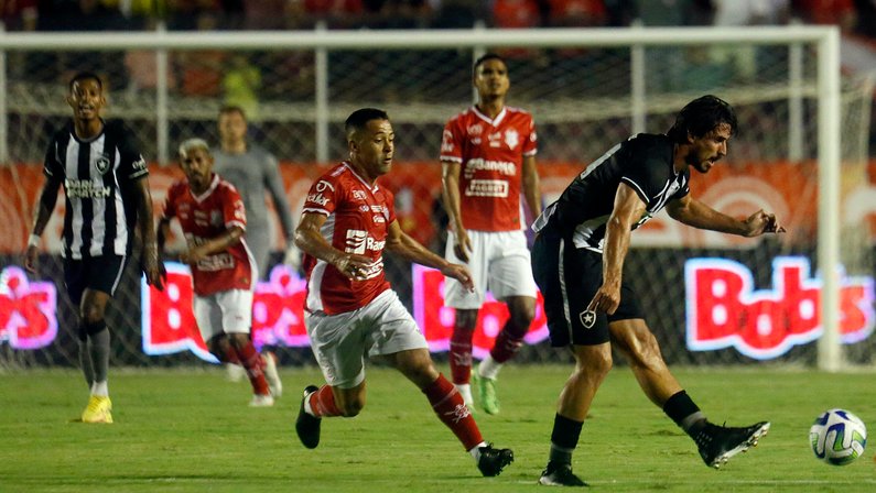 Sufoco mostra que Botafogo de Luís Castro regrediu