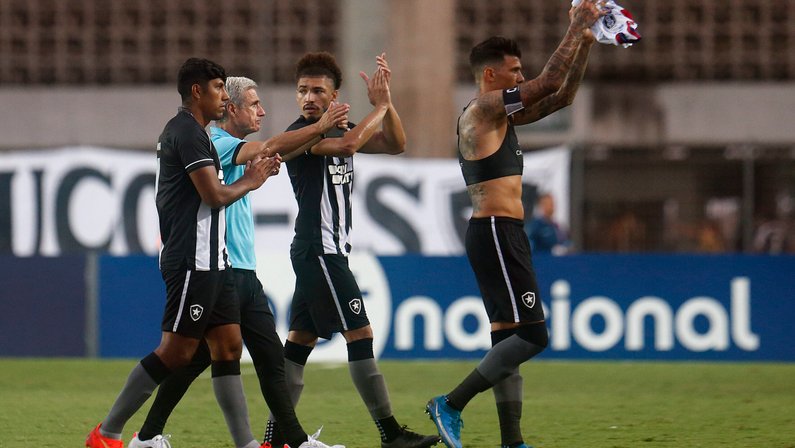 Pitacos: erros de planejamento complicam início de 2023 do Botafogo; por que time ficou satisfeito com 2 x 0 contra o Resende?