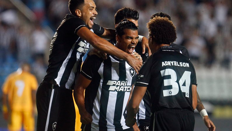 Botafogo aplica maior goleada da história do Brasiliense