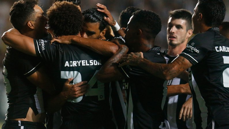 Botafogo marca quase metade dos seus gols em jogadas de bola parada no início de 2023