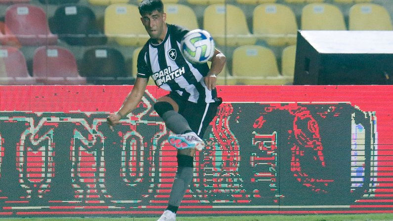 Alerta para Rafael… O principal mérito de Di Plácido na estreia pelo Botafogo