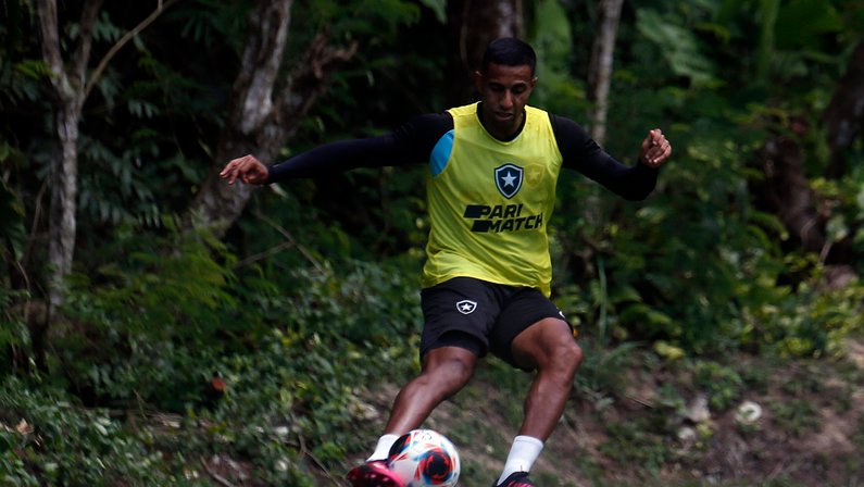 Com Victor Sá de volta, Botafogo se reapresenta e inicia preparação para jogo com Portuguesa