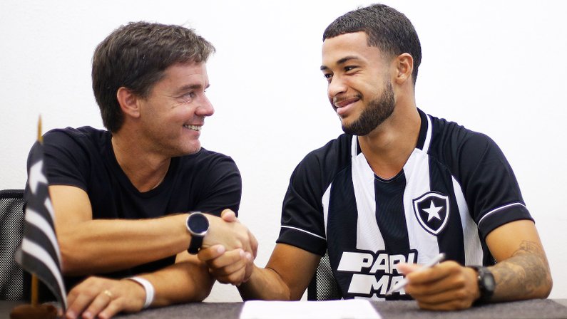Sub-20: Botafogo renova com Felipe Vieira e assina primeiro contrato profissional de Antônio Villa