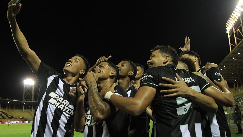 Pitacos: apesar dos pesares, foi possível ver pontos positivos no Botafogo diante da Portuguesa; mas falar em ‘um ou dois reforços’ não dá