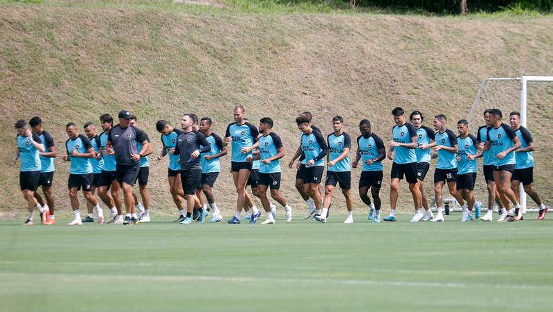 Reforços em baixa ganham tempo e terão ‘prova final’ no Botafogo