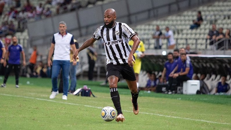 Chay não está nos planos do Ceará para 2024 e deve ser devolvido ao Botafogo após a Série B