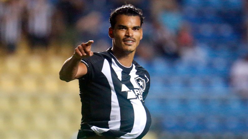 Danilo Barbosa celebra primeiro gol pelo Botafogo após temporada atrapalhada por lesões: ‘Fico muito feliz em poder ajudar’