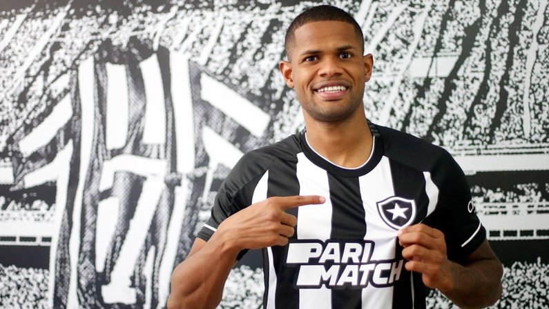 Botafogo anuncia contratação do atacante Júnior Santos para temporada 2023