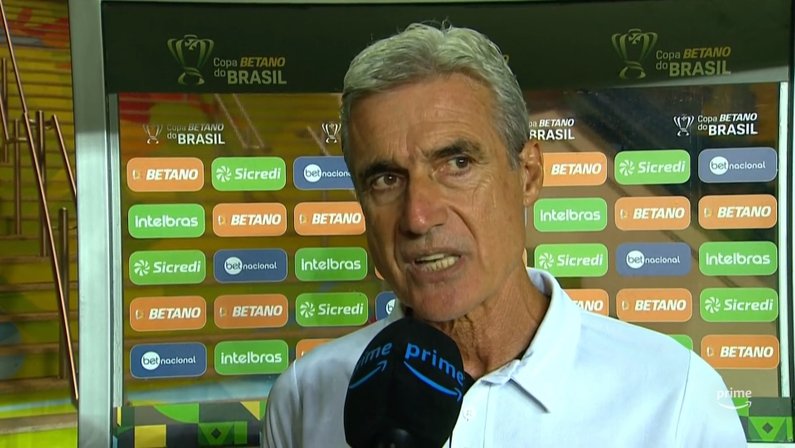 Luís Castro destaca eficiência do Botafogo nas bolas paradas em goleada: ‘Trabalhamos em grande volume ao longo da semana’