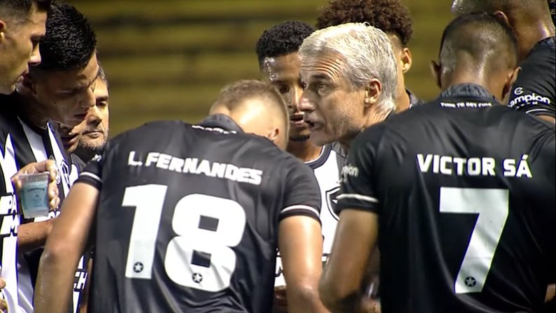 Luís Castro e elenco em Botafogo x Portuguesa | Campeonato Carioca 2023