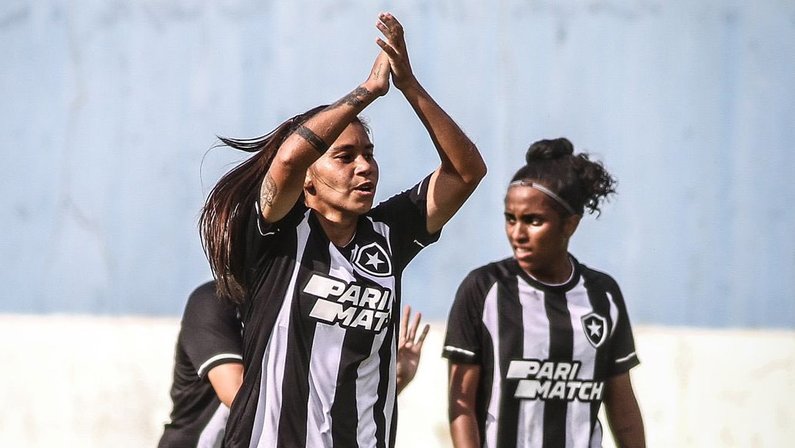 Com gols de Mayara Vaz, Botafogo vence Vasco e reassume liderança da Copa Rio Feminina