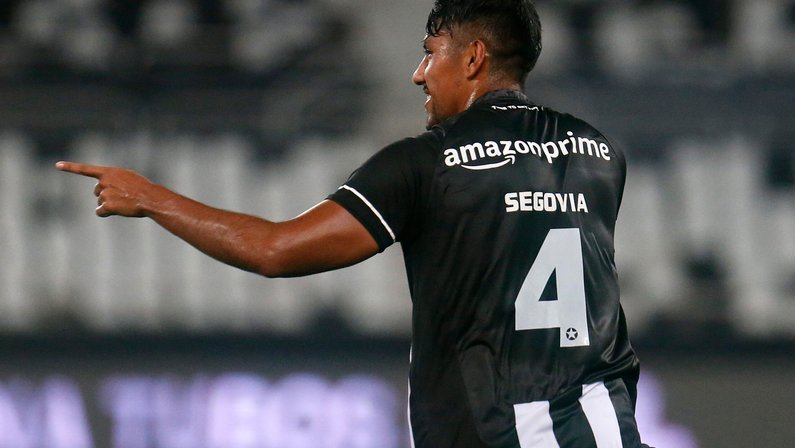 Luis Segovia espera mais de 30 mil torcedores no Botafogo no Nilton Santos em reencontro particular com a LDU: ‘Estamos motivados’