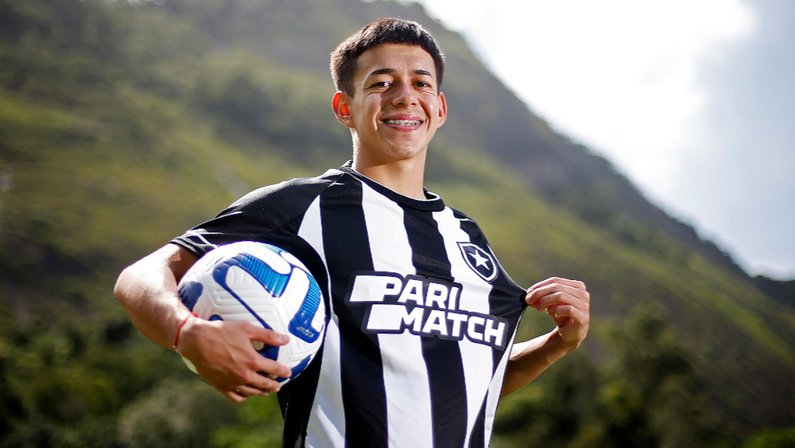 Matías Segovia é apresentado pelo Botafogo em abril de 2023