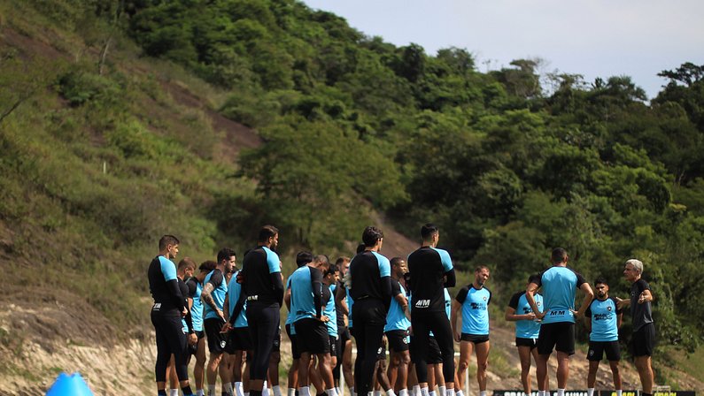 Botafogo deve poupar jogadores contra o Goiás? Qual o 11 ideal para esse jogo?