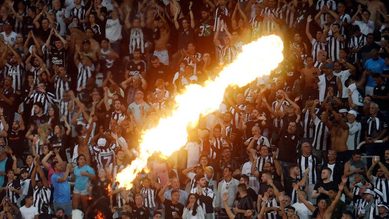 Diretor da SAF do Botafogo destaca atmosfera incrível: ‘Nilton Santos pulsando com a torcida mais apaixonada do planeta’