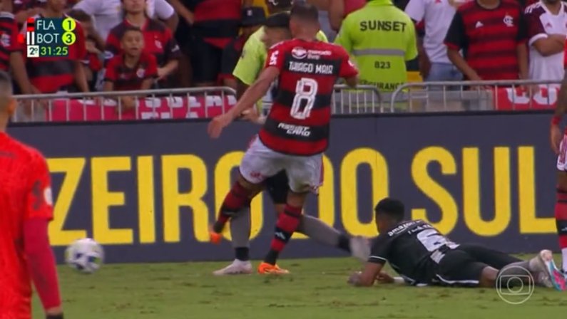 Thiago Maia e Di Placido em Flamengo x Botafogo