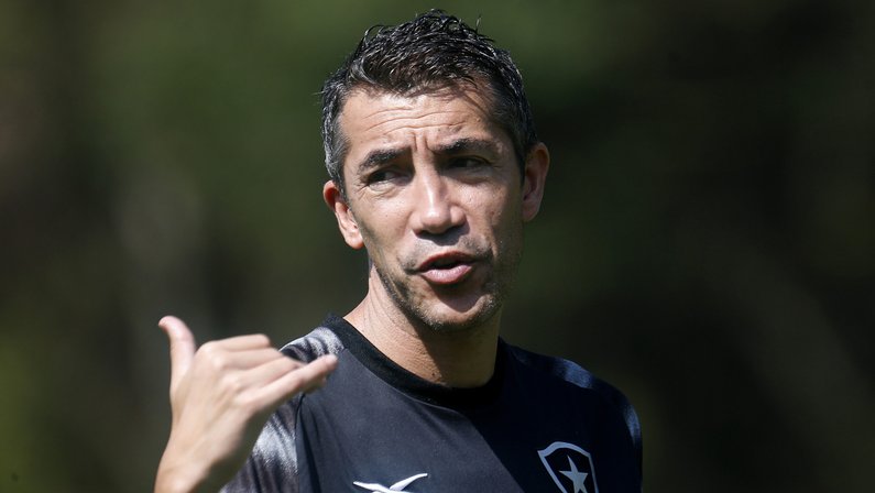Bruno Lage sabe o que deve fazer para Botafogo voltar a vencer