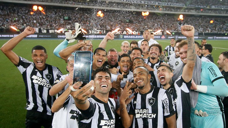 Após uma data Fifa monótona, o Brasileirão está de volta. Botafogo é dono do seu destino