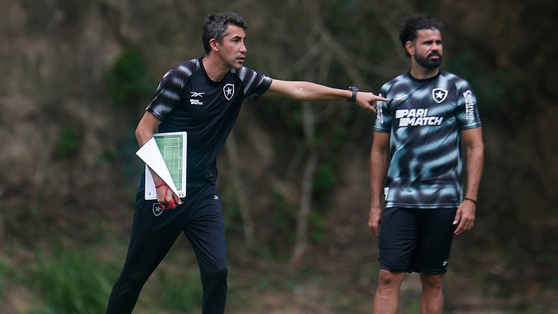 Estratégia de Bruno Lage fora de campo não preocupa no Botafogo