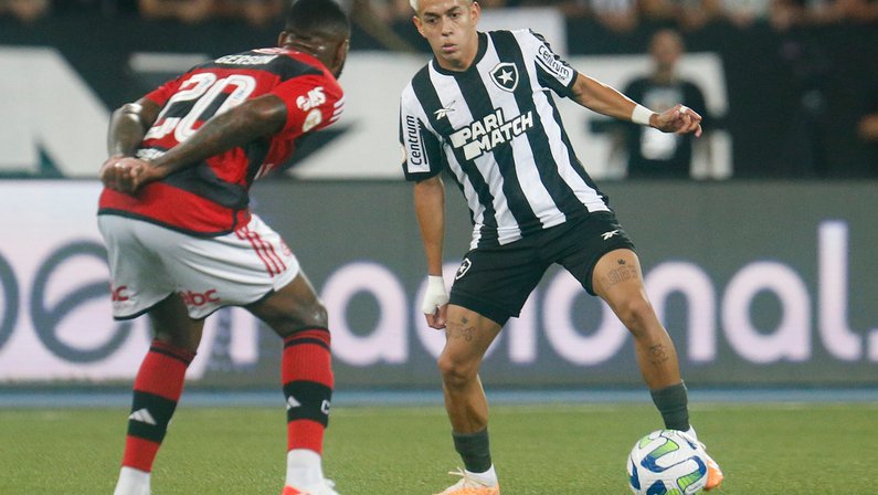 Bruno Lage erra em derrota do Botafogo com a cara da CBF