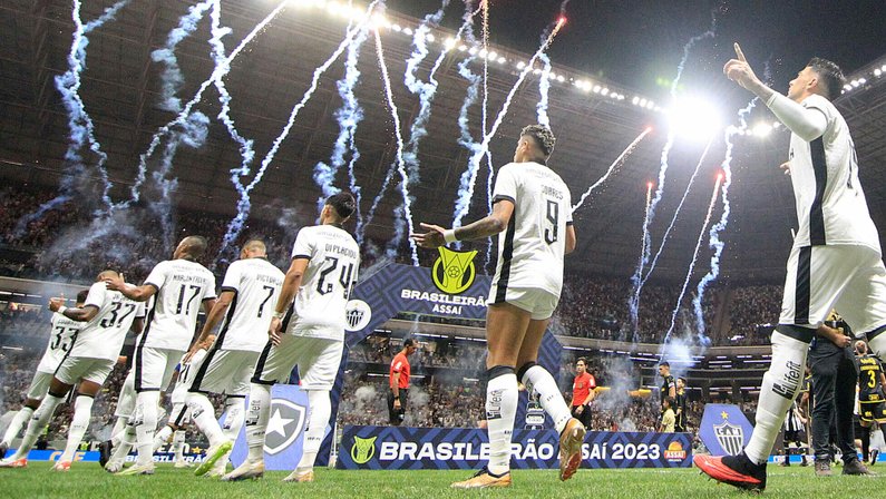 Mesmo com duas derrotas seguidas, Botafogo tem entre 79% e 92% de chances de ser campeão brasileiro, apontam matemáticos