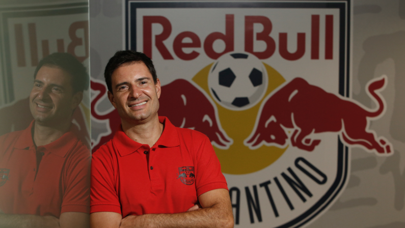 Diego Cerri, diretor do Red Bull Bragantino, é mais um nome analisado pelo Botafogo para substituir Mazzuco