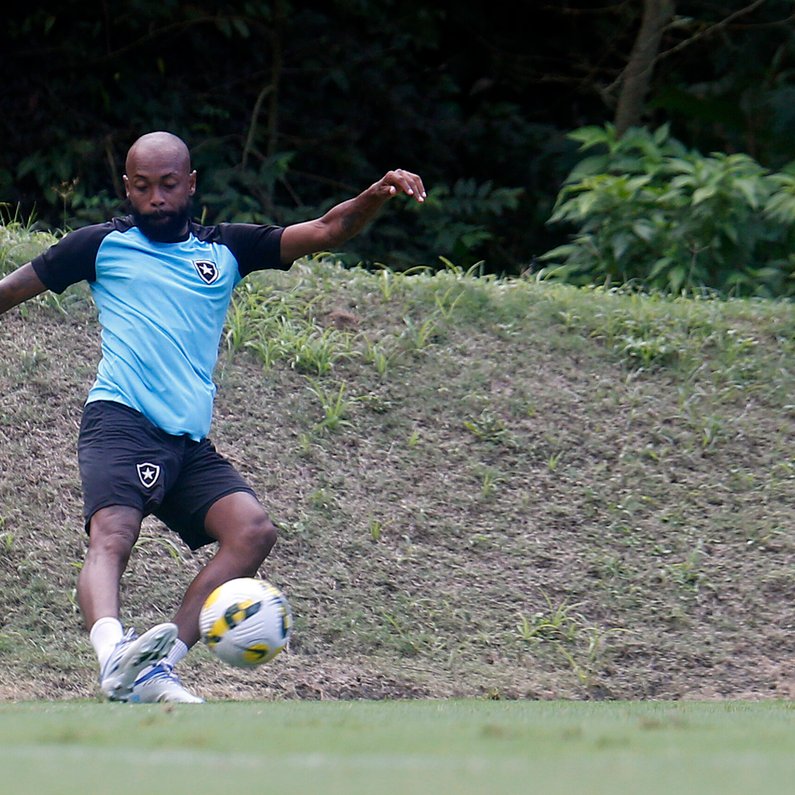 Sem Chay, Botafogo divulga relacionados para jogo com América-MG; Sauer segue fora