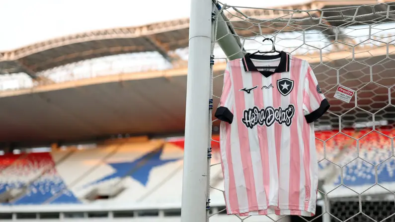 Camisa IV rosa em Remo x Botafogo | Campeonato Brasileiro 2026