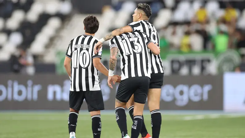 Comentaristas veem vitória justa do Botafogo sobre Chapecoense, mas ponderam: ‘Podia ser menos sofrida’