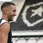 Alex Telles prevê evolução de Ziyech no Botafogo: 'Está feliz. É sempre um perigo com a bola no pé e sei que vai nos ajudar'