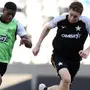 Arthur Chaves participa de último treino do Botafogo antes de enfrentar a Chapecoense